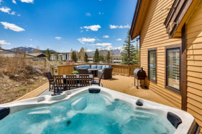 8 Mi to Keystone Home with Hot Tub in Dillon